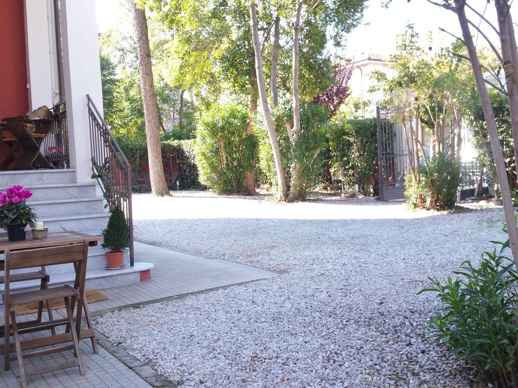 B&B Villa Regina ปิซา ภายนอก รูปภาพ