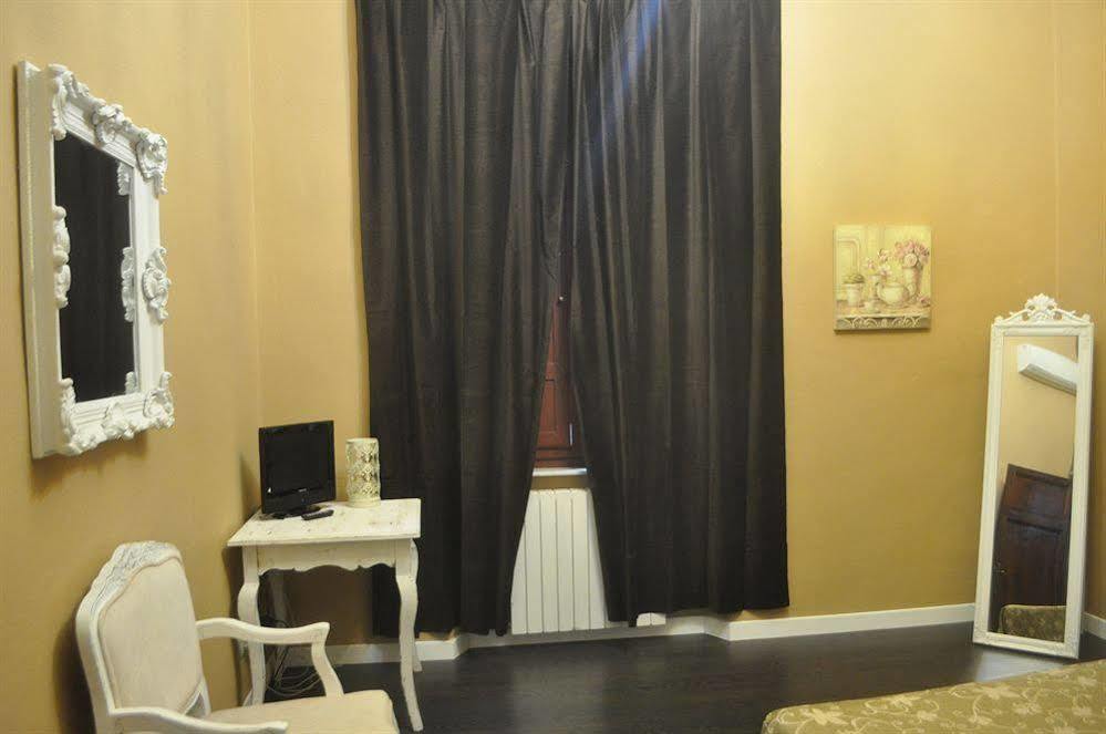 B&B Villa Regina ปิซา ภายนอก รูปภาพ