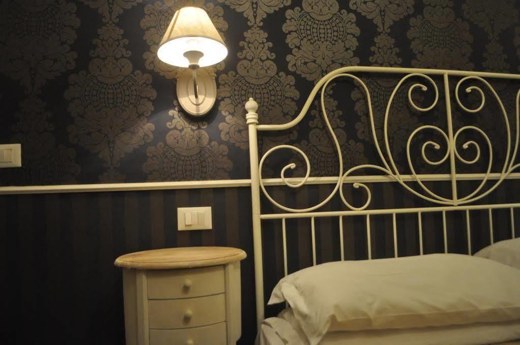 B&B Villa Regina ปิซา ภายนอก รูปภาพ