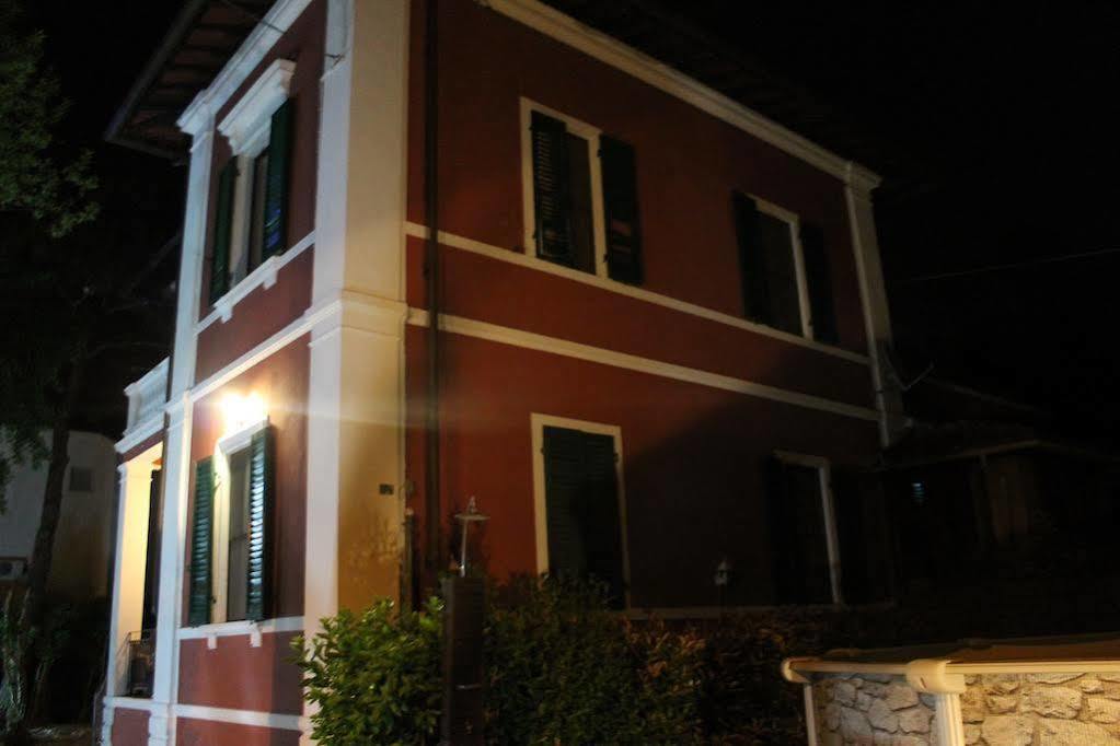 B&B Villa Regina ปิซา ภายนอก รูปภาพ